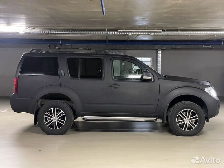 Nissan Pathfinder 2.5 AT, 2010, 235 000 км