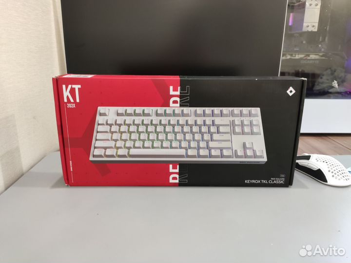 Кастомная red square keyrox tkl classic