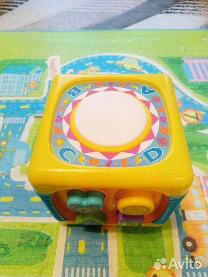 Развивающий куб-бизиборд для детей от 8 месяцев