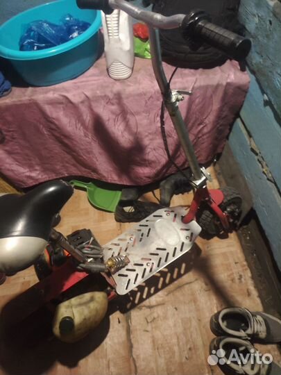 Самокат с бензиновым движком