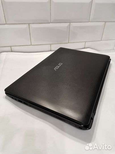 Asus. Core i5 2450M. 4 ядра. 2 Видеокарты Nivdia