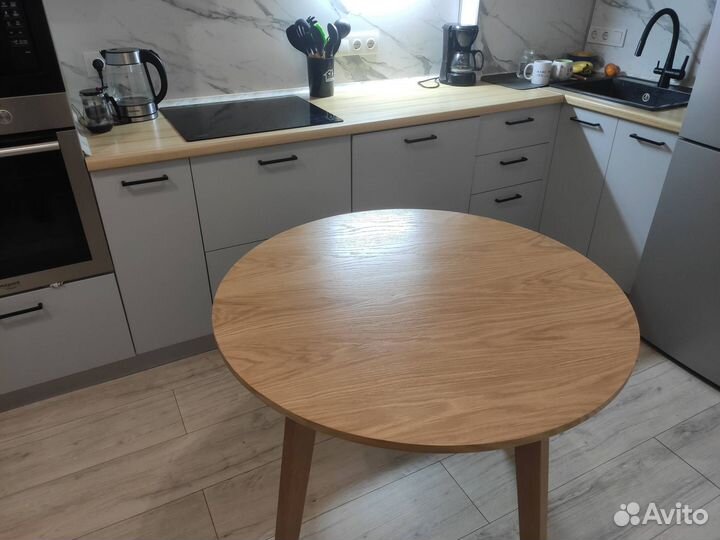 Кухонный стол
