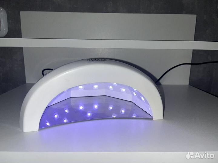 Лампа, аппарат для маникюра и педикюра