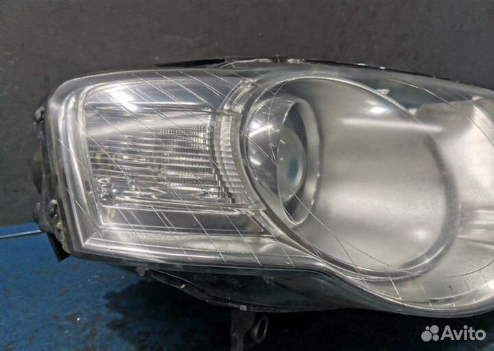Фара галоген правая Volkswagen Passat B6