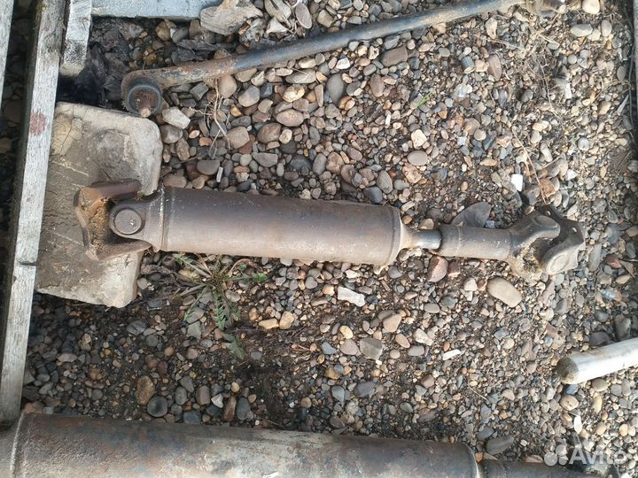 Карданный вал niva