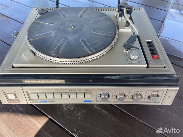 Проигрыватель винила