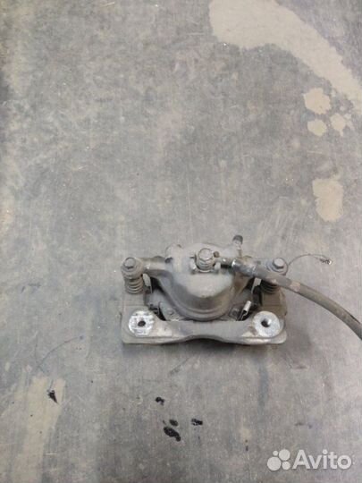 Суппорт тормозной передний правый Honda Civic 8