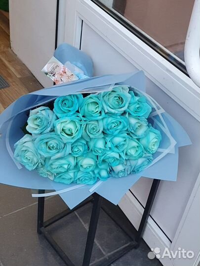 25 голубых роз