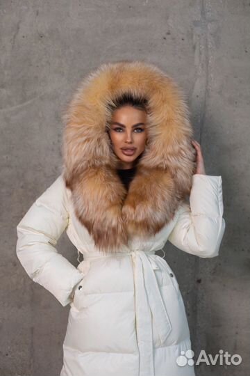 Пуховик с натуральным мехом лисы