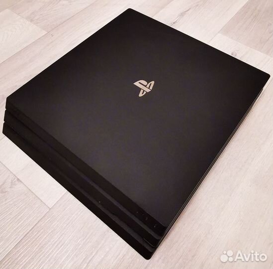 Sony PS4 Pro / прошитая / 2 геймпада / много игр