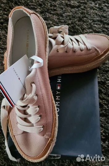 Кеды + босоножки Томму Hilfiger