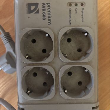 Стабилизатор напряжения