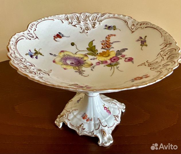 Ваза на высокой ножке. Цена за одну. Nymphenburg