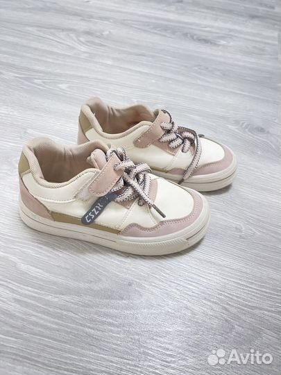 Кроссовки на девочку 33 размер
