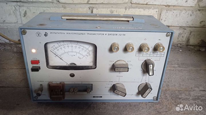 Испытатель маломощных транзистеров и диодов л2-54