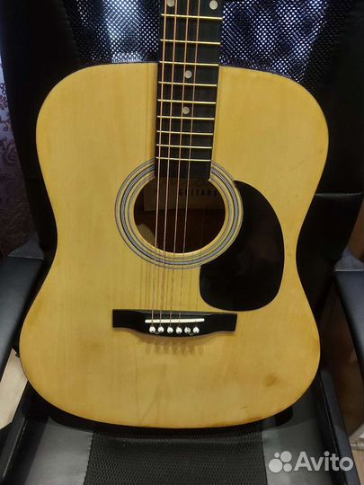 Акустическая гитара