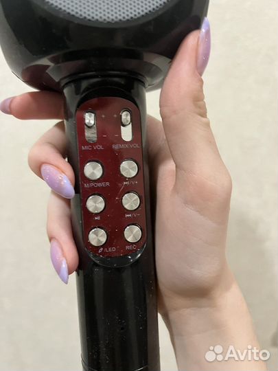 Микрофон с динамиком/колонкой