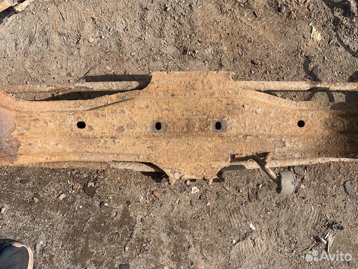 Подрамник задний Mazda Familia BJ5W ZL-1.5