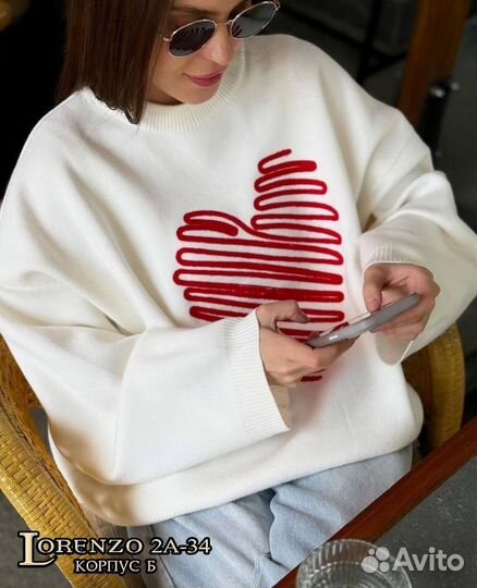 Топовый свитер С сердечком One-Size