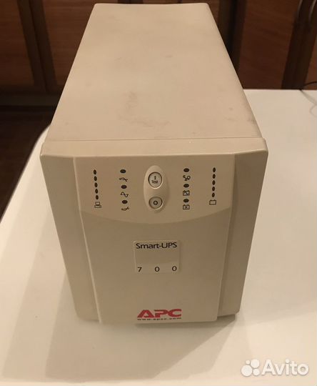 Ибп APC Smart UPS 700