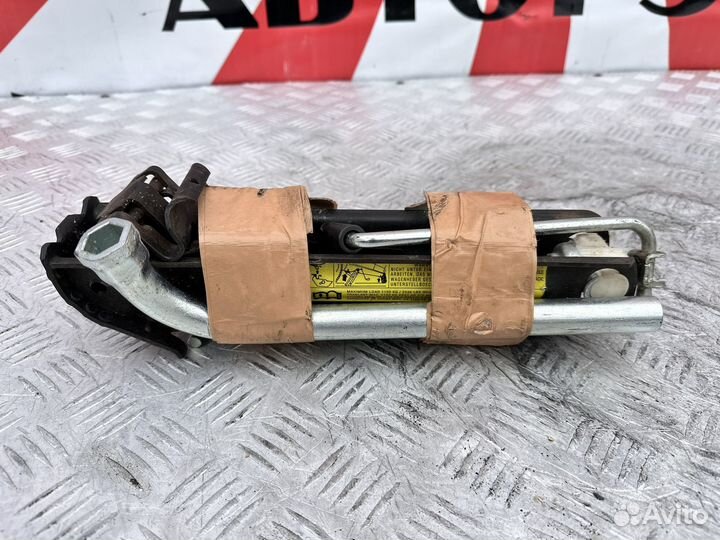 Домкрат штатный Volkswagen Passat B6