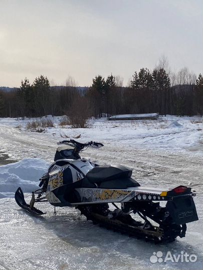 BRP SKI-Doo sammit 800R E-tec 154