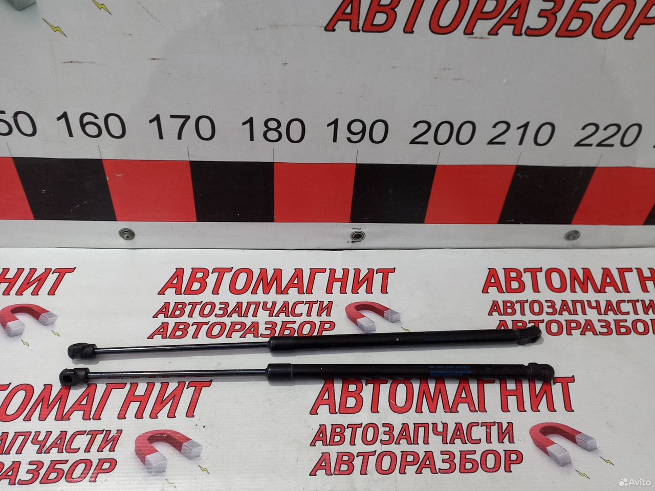 Упор крышки багажника Джили Кулрей SX11