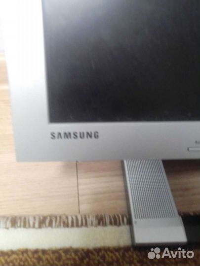 Монитор Samsung