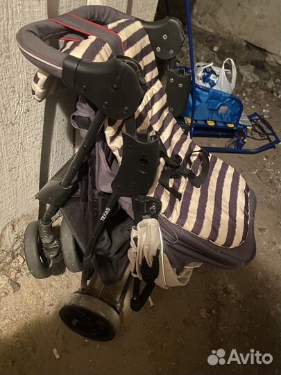 Детская прогулочная коляска