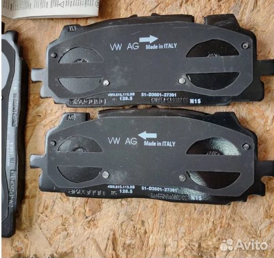 Тормозные колодки передние 4M0698151BK 4M0698151AJ