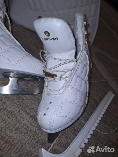 Коньки фигурные 
