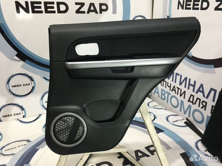 Обшивка двери задняя правая Suzuki Grand Vitara