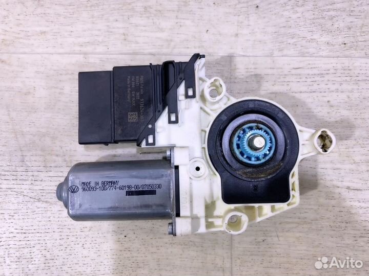 Мотор стеклоподъемника задний левый Volkswagen