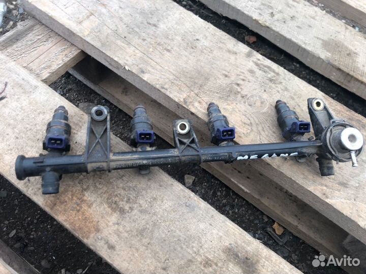 Топливная рампа Renault Scenic минивэн 1.6 1998