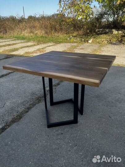 Стол в стиле лофт