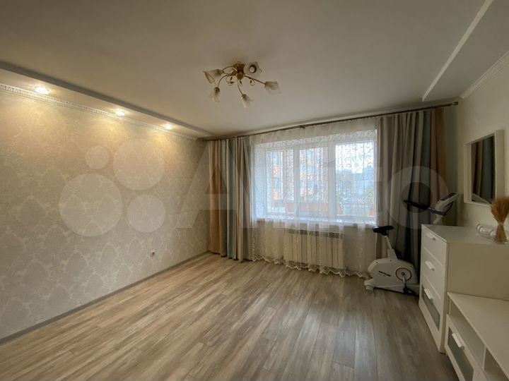 2-к. квартира, 60 м², 2/10 эт.