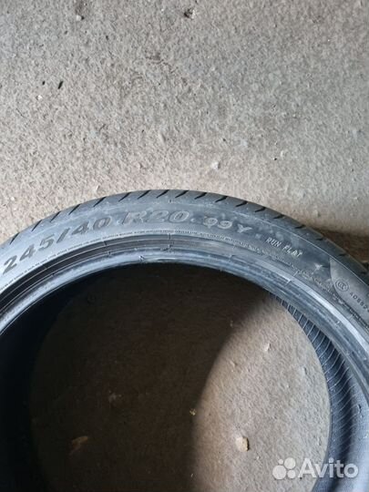 Pirelli P Zero 245/40 R20