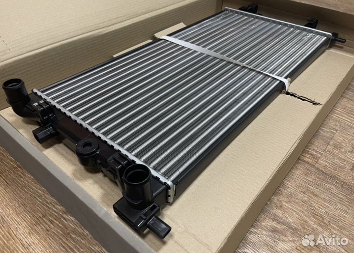 Радиатор Фольксваген поло шкода рапид фабия