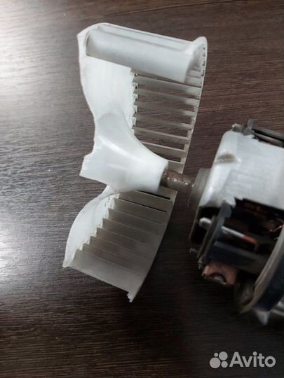 Мотор печки Mercedes S 500 4Matic W221 273 968