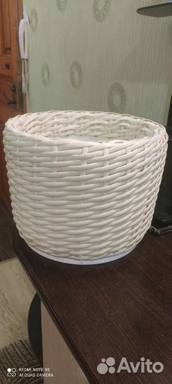 Кашпо из искусственного ротанга