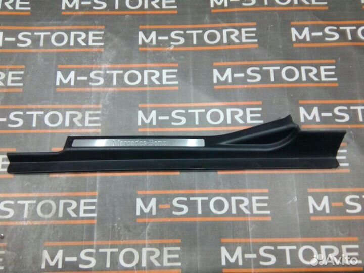 Накладка на порог салона передняя левая