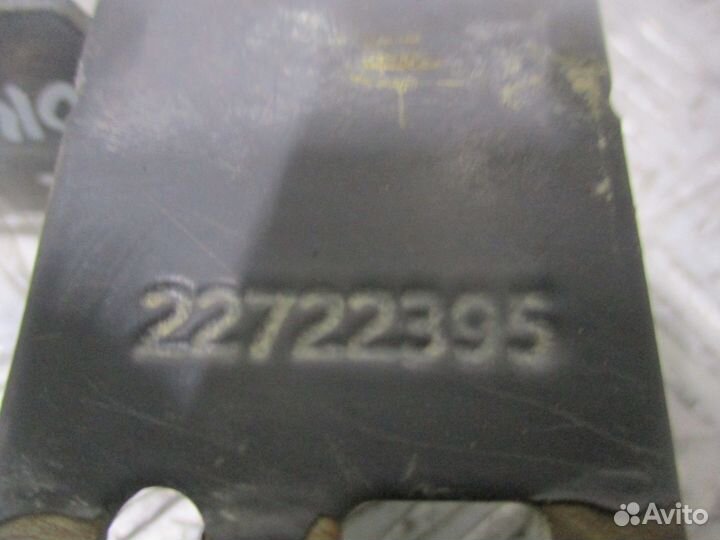 Кронштейн Volvo 22722395