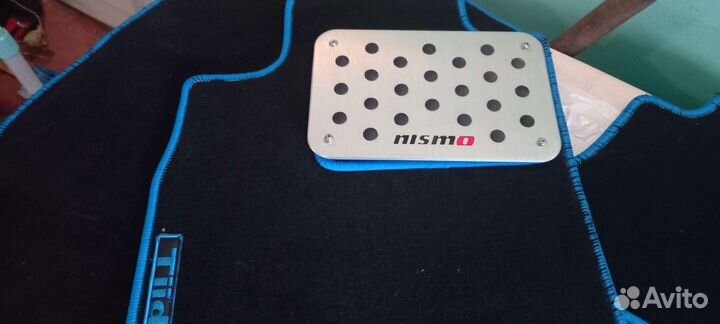Накладка метал. с ковриками с логотипом nisma