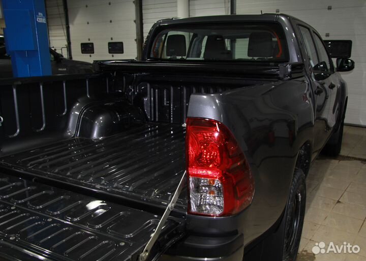 Крышка кузова трехсекционная виниловая toyota