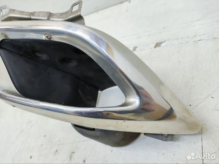 Насадка глушителя задняя правая Lexus Rx 4