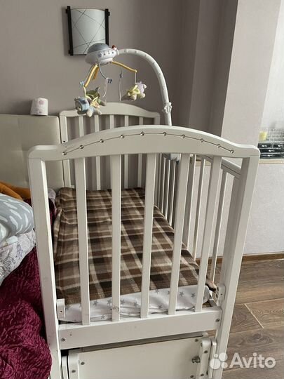 Детская кроватка
