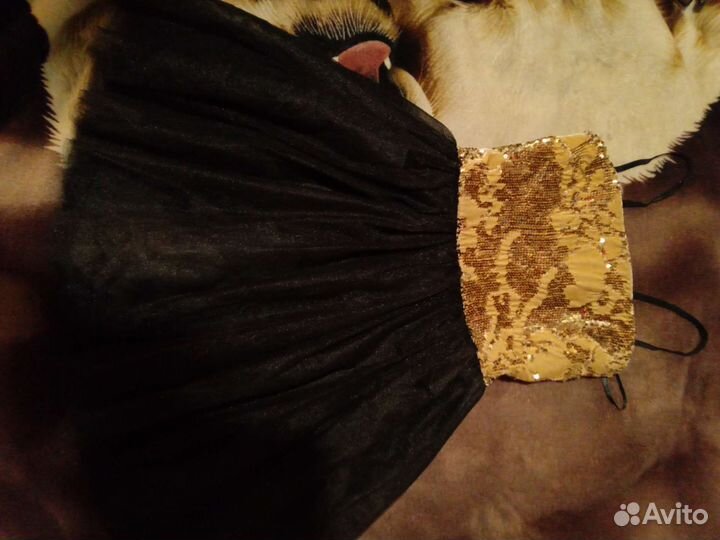 Платье с пышной юбкой