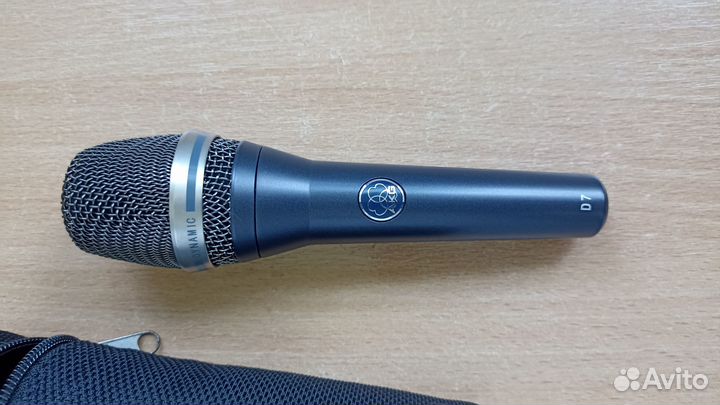 Вокальный суперкардиодный микрофон AKG D7