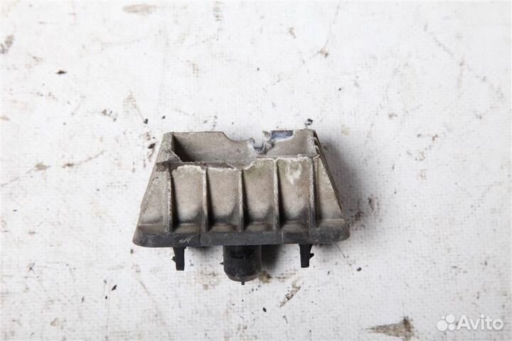 Поддомкратник BMW 1-серия E87/E81 2004-2011