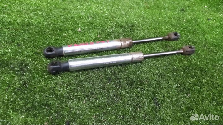 Амортизатор багажника пара Volkswagen Passat седан